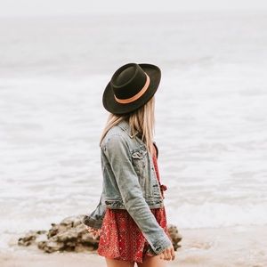 Meet your Posher, Hayley